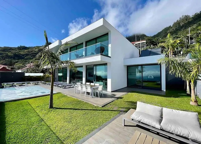 Panoramic View: Lux 3 Bed With Heated Pool Villa Arco da Calheta (Madeira)