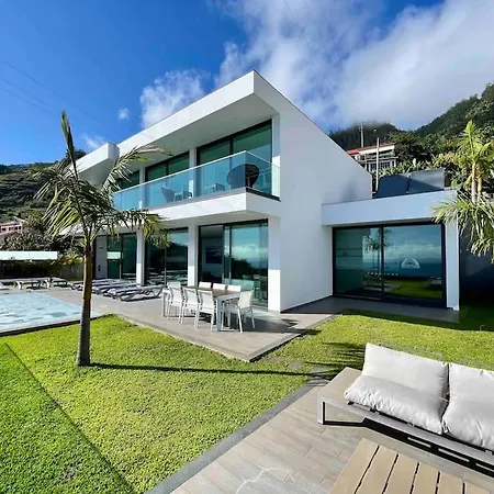 Panoramic View: Lux 3 Bed With Heated Pool Villa Arco da Calheta (Madeira)