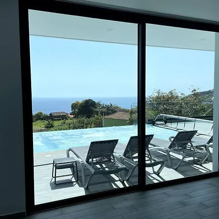 Panoramic View: Lux 3 Bed With Heated Pool Villa *