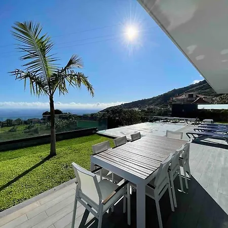 Panoramic View: Lux 3 Bed With Heated Pool Villa