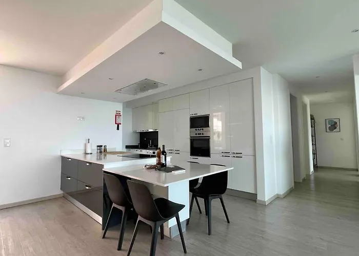 Panoramic View: Lux 3 Bed With Heated Pool