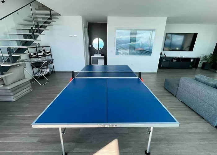 Panoramic View: Lux 3 Bed With Heated Pool Vila