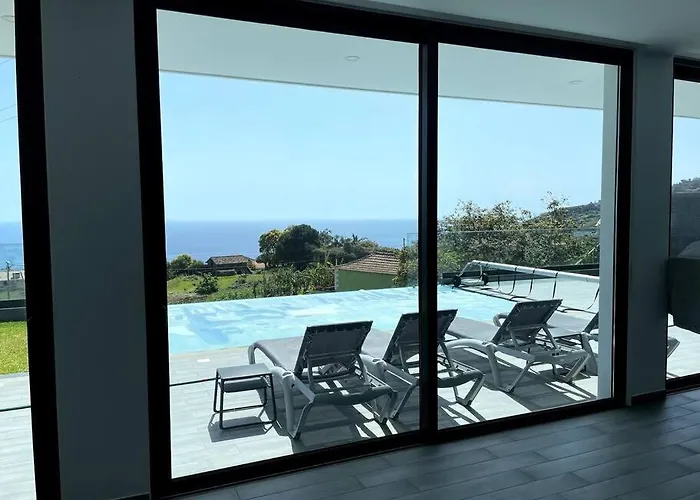 Panoramic View: Lux 3 Bed With Heated Pool Vila *