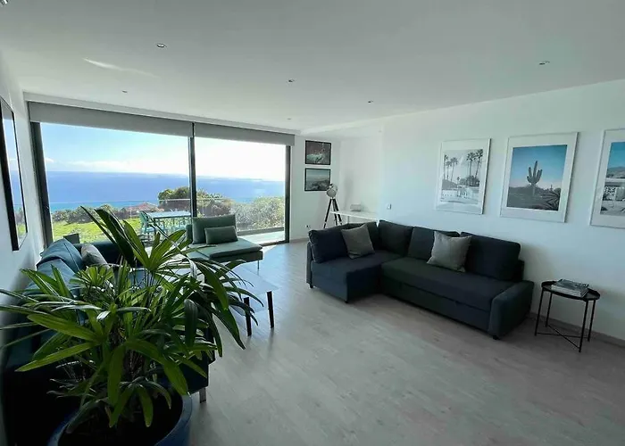 Panoramic View: Lux 3 Bed With Heated Pool