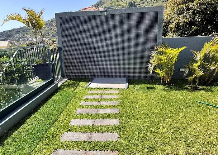 Panoramic View: Lux 3 Bed With Heated Pool Vila