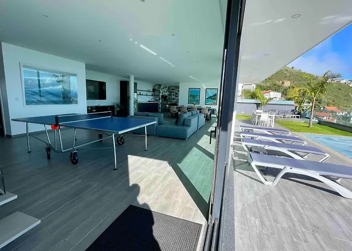 Panoramic View: Lux 3 Bed With Heated Pool
